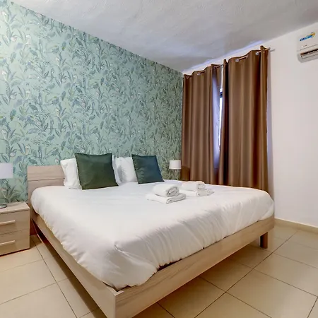 Sliema Tigne Suites-3